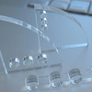 Резка оргстекла лазером