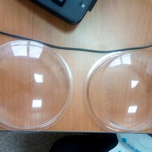Полусферы из прозрачного пластика