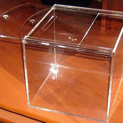 Контейнер из акрила