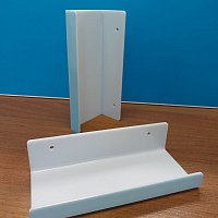 Специальная полка под телефон